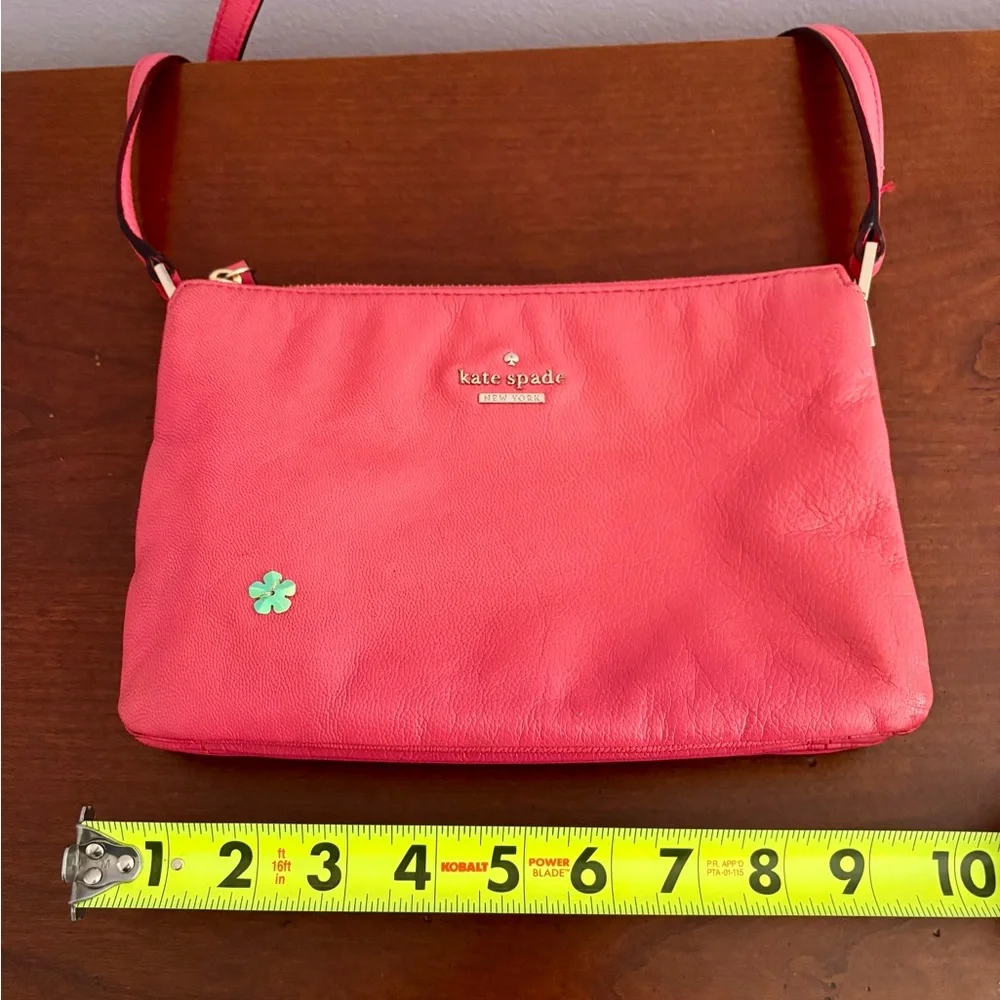 Kate Spade Coral Pink Leila Crossbody Bag/Striped Interior/Adjustable Strap - Picture 9 of 11